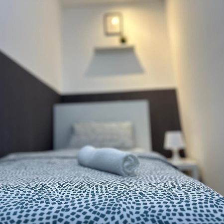 Traveller Partition Room In Al Barsha 1 Near Metro Dubai Bagian luar foto