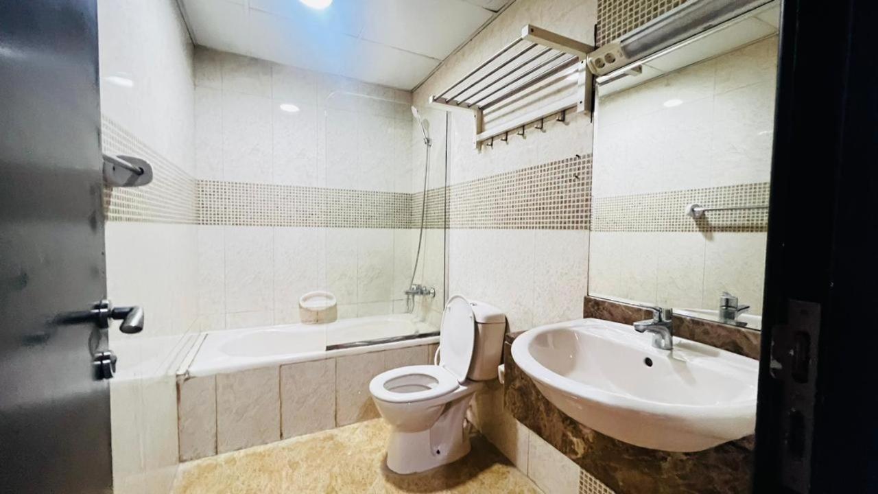 Traveller Partition Room In Al Barsha 1 Near Metro Dubai Bagian luar foto