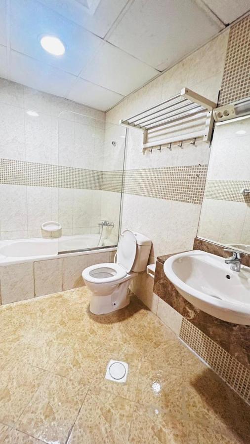 Traveller Partition Room In Al Barsha 1 Near Metro Dubai Bagian luar foto
