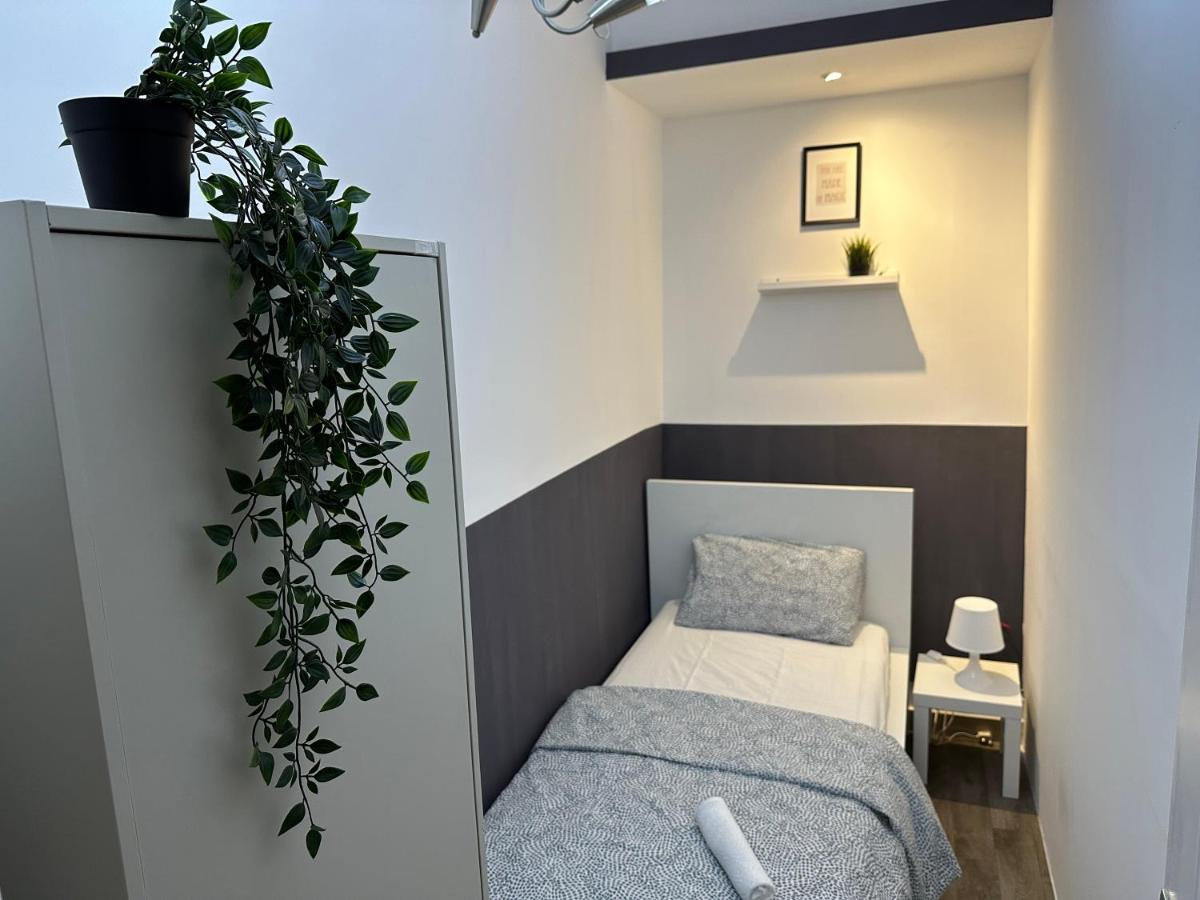 Traveller Partition Room In Al Barsha 1 Near Metro Dubai Bagian luar foto
