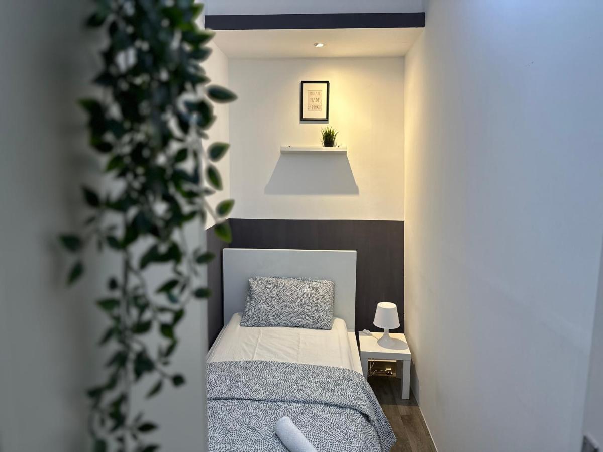 Traveller Partition Room In Al Barsha 1 Near Metro Dubai Bagian luar foto