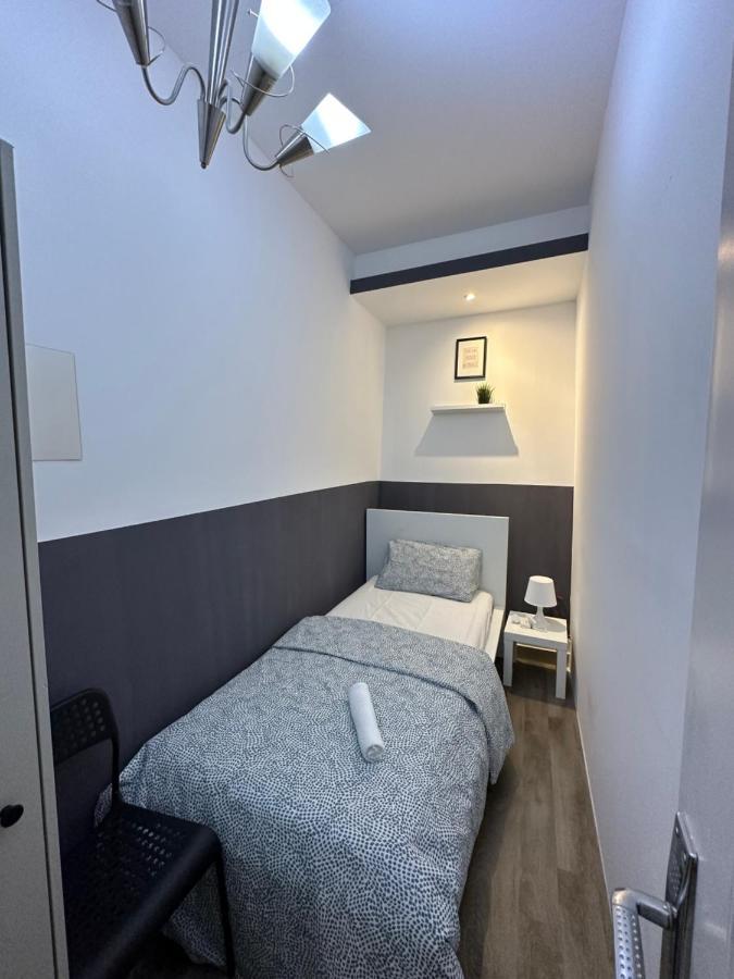 Traveller Partition Room In Al Barsha 1 Near Metro Dubai Bagian luar foto